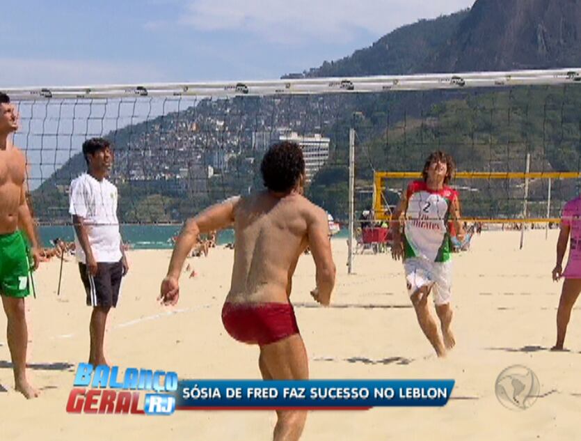 O rapaz garante que joga futevôlei melhor do que o craque do Fluminense, mas sabe que estaria bem abaixo se a disputa fosse com a bola rolando no gramado