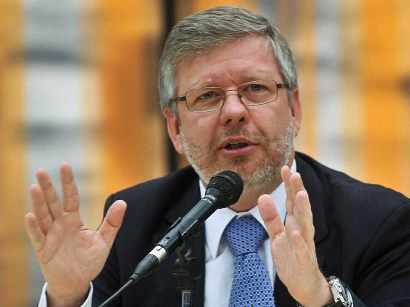 Maia negou que tenha sofrido pressão para poupar empreiteiros ou ex-funcionários da estatal