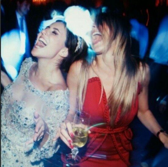 9) Quando ela mostrou que perde a linha no baile junto com as amigas