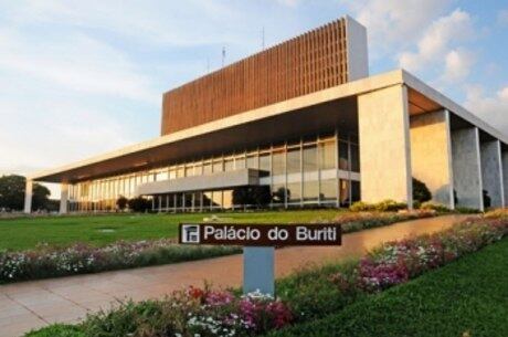 Atraso em salários parou serviços essenciais nesta semana