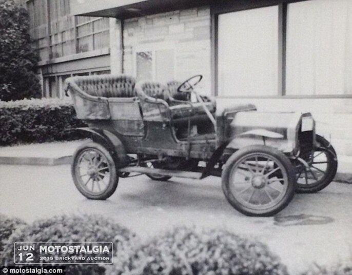 A imagem acima é do século XX e é semelhante ao que vai a leilão no próximo mês