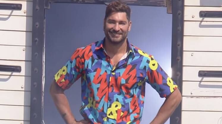 Já o ator Victor Pecoraro optou por estampas para a estreia do programa