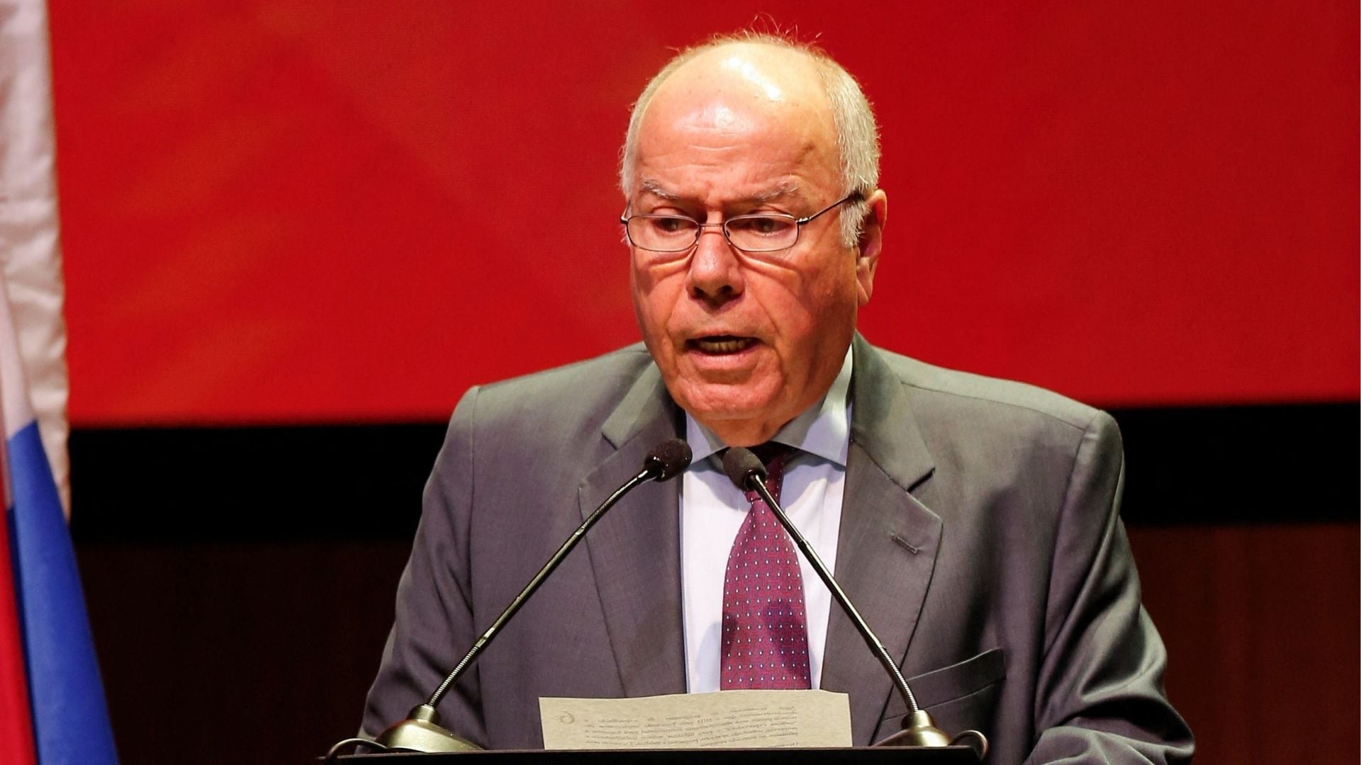 O Ministro das Relações Exteriores do Brasil, Mauro Vieira, discursa durante a Reunião Anual do Conselho de Governadores do Grupo BID