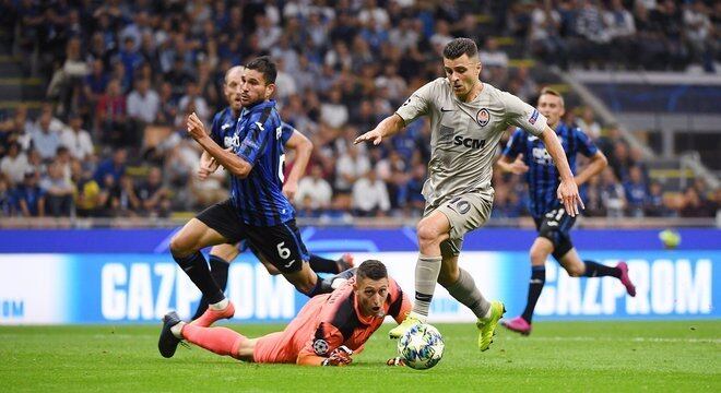 Júnior Moraes, o primeiro do Shakhtar contra a Atalanta