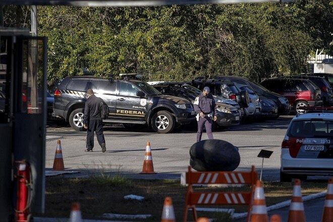 Veículo da Polícia Federal durante operação