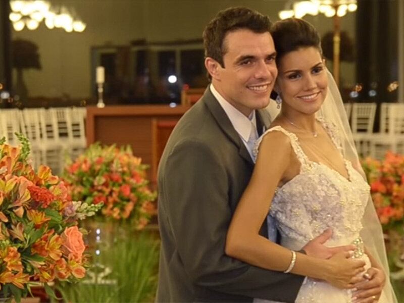 Daniel Saullo e Mariana Felício 

O casal subiu ao altar em fevereiro de 2014 na Capela Nossa Senhora do Amor, em um templo ecumênico em São
José dos Campos, no interior de São Paulo
