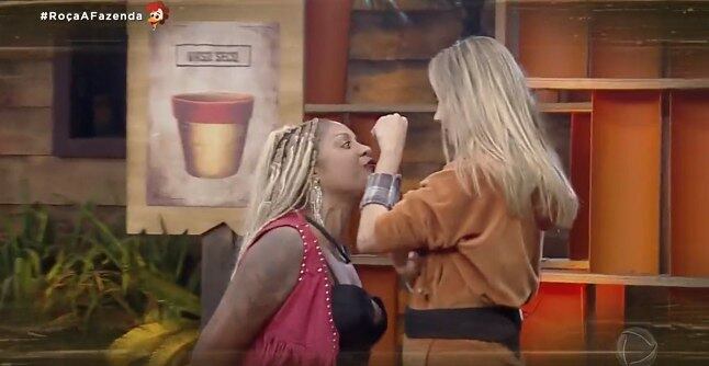 Cariúcha e Rachel Sheherazade tiveram uma discussão acalorada