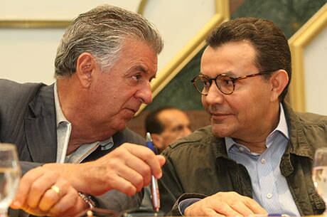 Walfrido Mares Guia (E) foi ministro do governo Lula