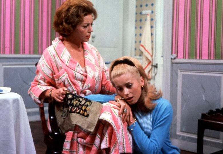 Catherine Deneuve e Anne Vernon em "Os Guarda-Chuvas do Amor"
