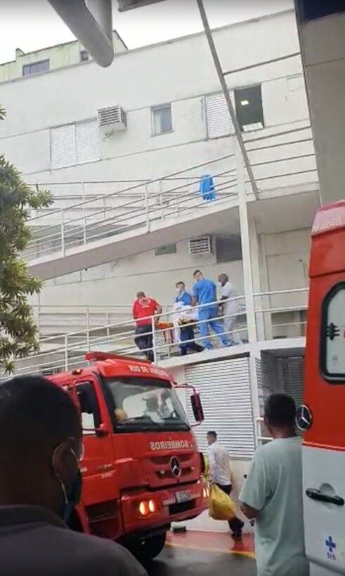 Um paciente morreu e três pessoas ficaram feridas