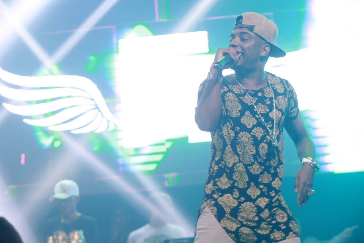 A boate teve show de MC TH