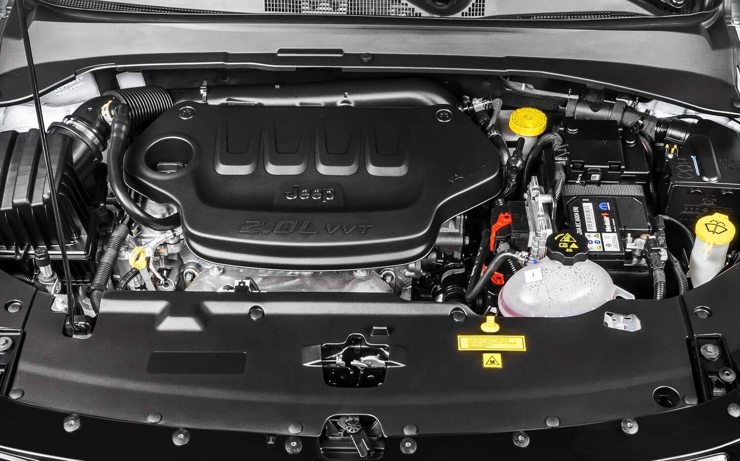 Motor 2.0 aspirado rende 166cv no Jeep Compass: desempenho inferior mas consumo igual ao GM