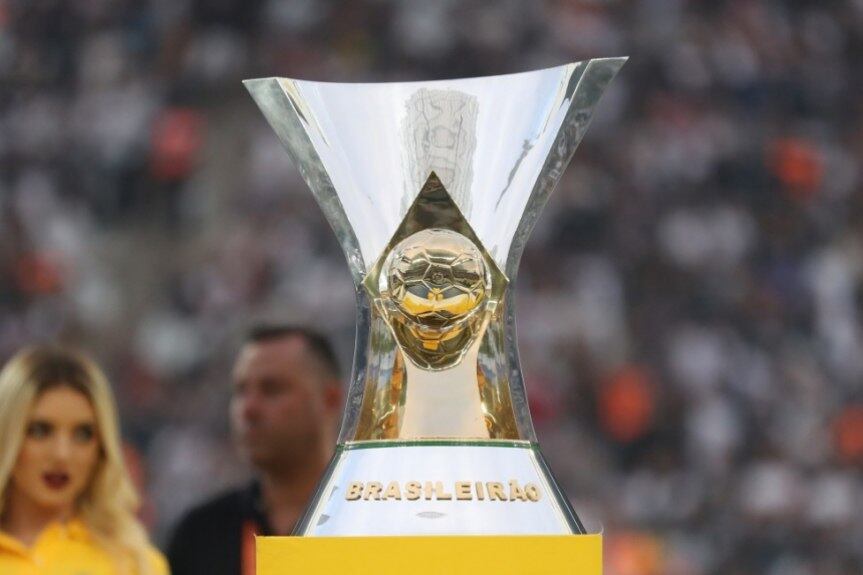 A terceira rodada do Brasileirão acontece neste fim de semana. Serão três jogos neste sábado, com destaque para os clássicos nacionais Palmeiras x Inter e Corinthians x Vasco. Domingo haverá mais sete partidas, entre elas São Paulo x Flamengo. Veja informações das partidas