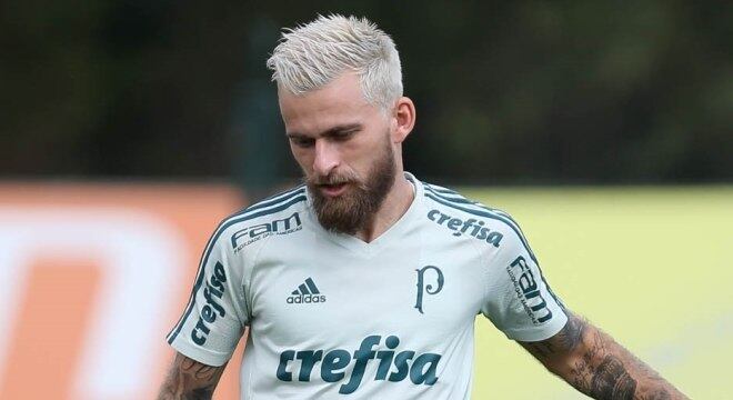 Lucas Lima, do Palmeiras, irá enfrentar seu ex-clube, o Santos, nesse domingo (4)