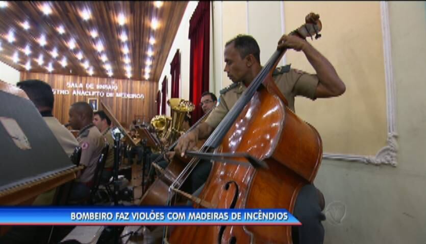 O trabalho de Davi como marceneiro encantou até o maestro da banda sinfônica do Corpo de Bombeiros. O major Aurimar já encomendou um violão com o amigo