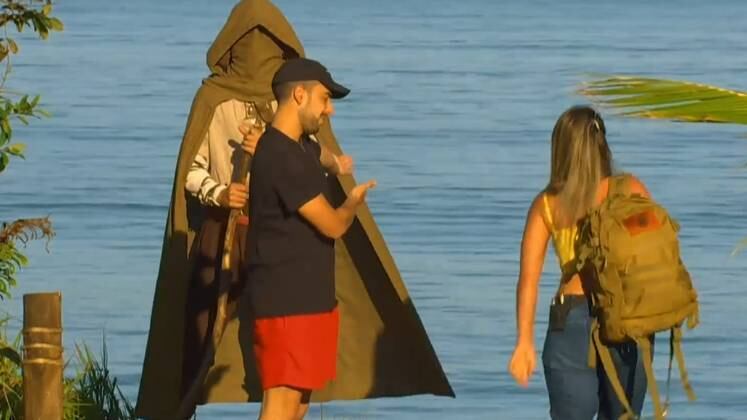 Por escolha dos Exilados, Nadja foi para o Exílio. Lucas Selfie fez questão de pegar uma carona com o Guardião para buscar a atriz pessoalmente na Vila. É claro que a postura irônica do youtuber incomodou Nadja 