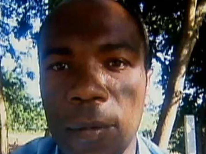 Muito cuidado com quem você conhece pela internet. Uma mulher teve o maxilar quebrado, após agressões feitas pelo companheiro, que conheceu na internet. Na noite do crime, ela foi dopada, e a violência aconteceu na frente dos netos, que chamaram a polícia. Veja na reportagem!
+ Quer ver tudo o que rolou no Cidade Alerta? Veja a íntegra no R7 Play