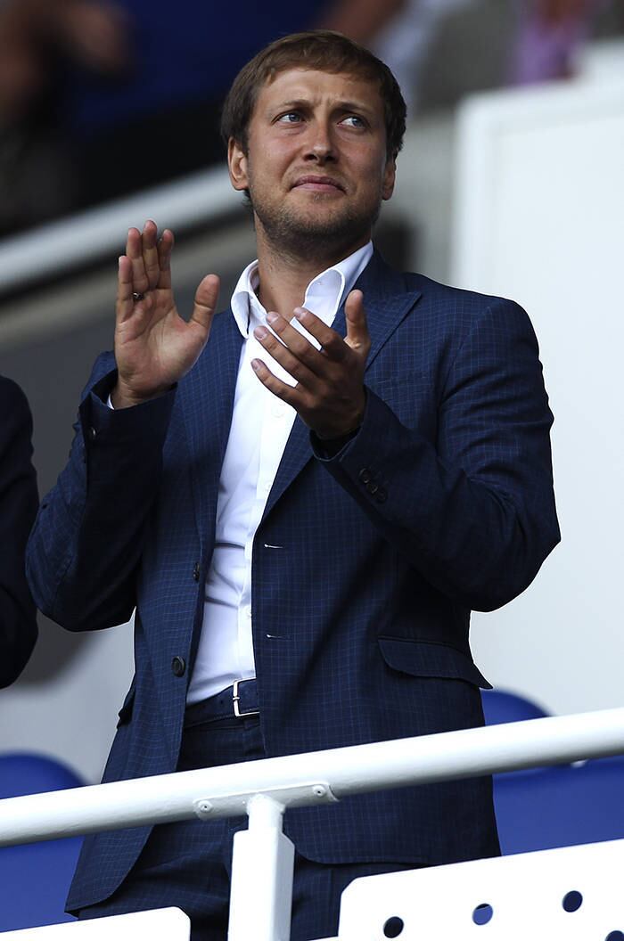 ... Anton Zingarevich, que é dono do Reading FC, um dos times que atualmente compete na segunda divisão da Inglaterra