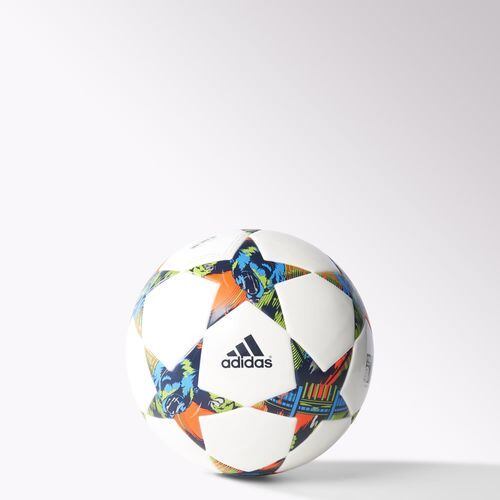Veja a bola da fase eliminatória da Liga dos Campeões por outro ângulo