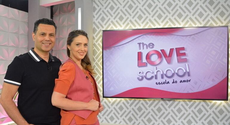 "Como uma pergunta pode mudar o casamento"
é o tema que Renato e Cristiane Cardoso abordam para ajudar os relacionamentos
