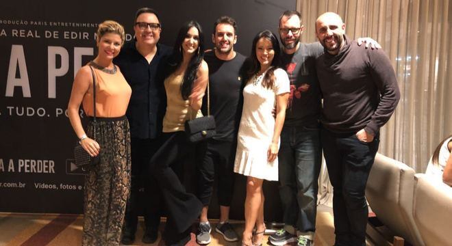 Atores da Record TV marcaram presença na pré-estreia de Nada a Perder, no Rio