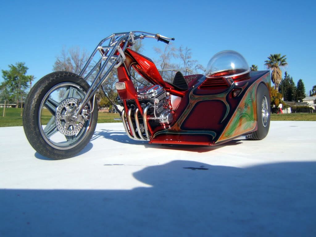 O modelo herdou a mecânica de uma Honda CB750