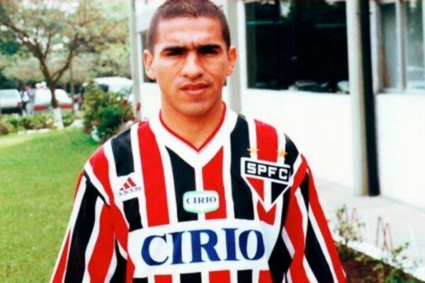 5º Victor Aristizábal - 37 gols
O atacante colombiano jogou no São Paulo de 1996 a 1998 e disputou 79 jogos