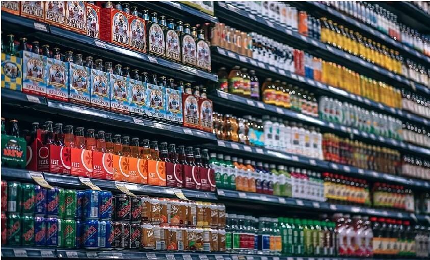 Supermercado teria vendido produtos sujos de lama