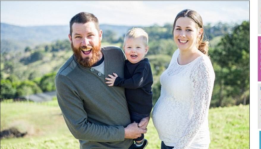 Um porta voz da Universidade disse ao DailyMail Austrália
que a foto era um reflexo do apoio fornecido aos alunos por seu corpo docente 