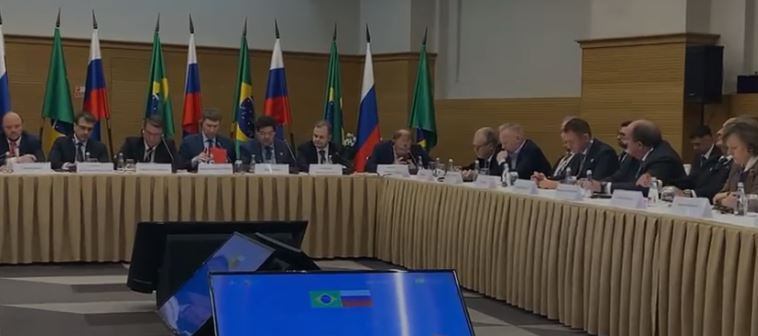 Jair Bolsonaro se reúne com empresários em Moscou, na Rússia