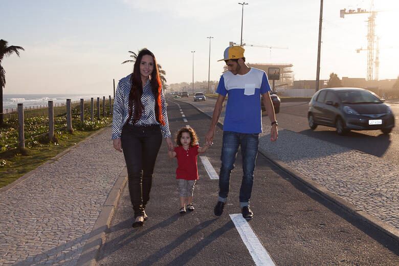 Pérola se divertiu com os pais e Perlla se derreteu ao olhar para a filha. 





— Os pais sempre querem o melhor para os seus filhos! Amo as minhas meninas