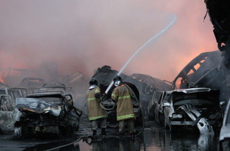 Um depósito particular de carros na Penha, zona norte do Rio, pegou fogo por volta das 16h deste sábado (9), segundo a assessoria do Corpo de Bombeiros. As chamas foram controladas no fim da tarde 