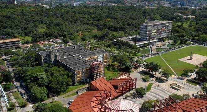 Reitora afirma que UFMG não consegue absorver mais cortes