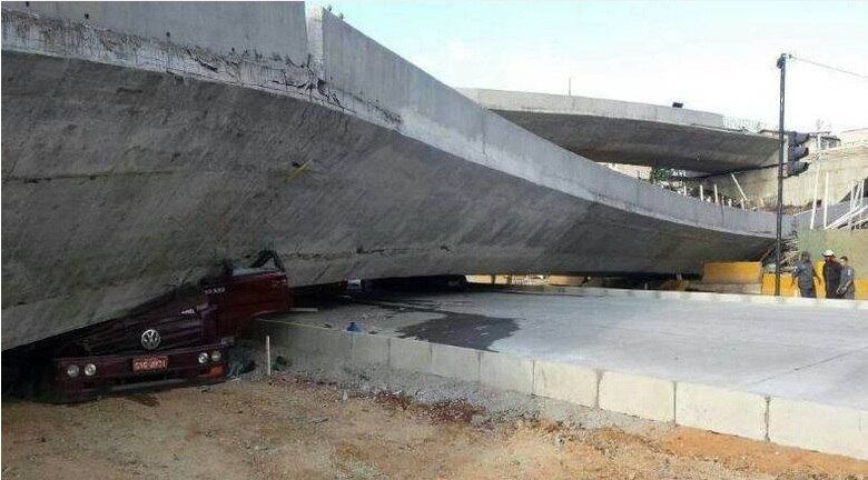 Viaduto caiu em Belo Horizonte, em 2014
