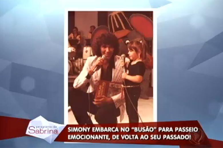 — Você começou a trabalhar muito novinha, né? — perguntou Sabrina Sato.

— Comecei no Programa Dárcio Campos, que é um programa como o do Raul Gil, com 2 anos e meio

+ Vídeo: Simony revisita seu passado no Busão da Sabrina e se emociona com homenagens

+ Quer saber tudo sobre o Programa da Sabrina? Siga o perfil no Twitter

+ A atração da japa mais famosa do Brasil também está no Facebook. Curta!
