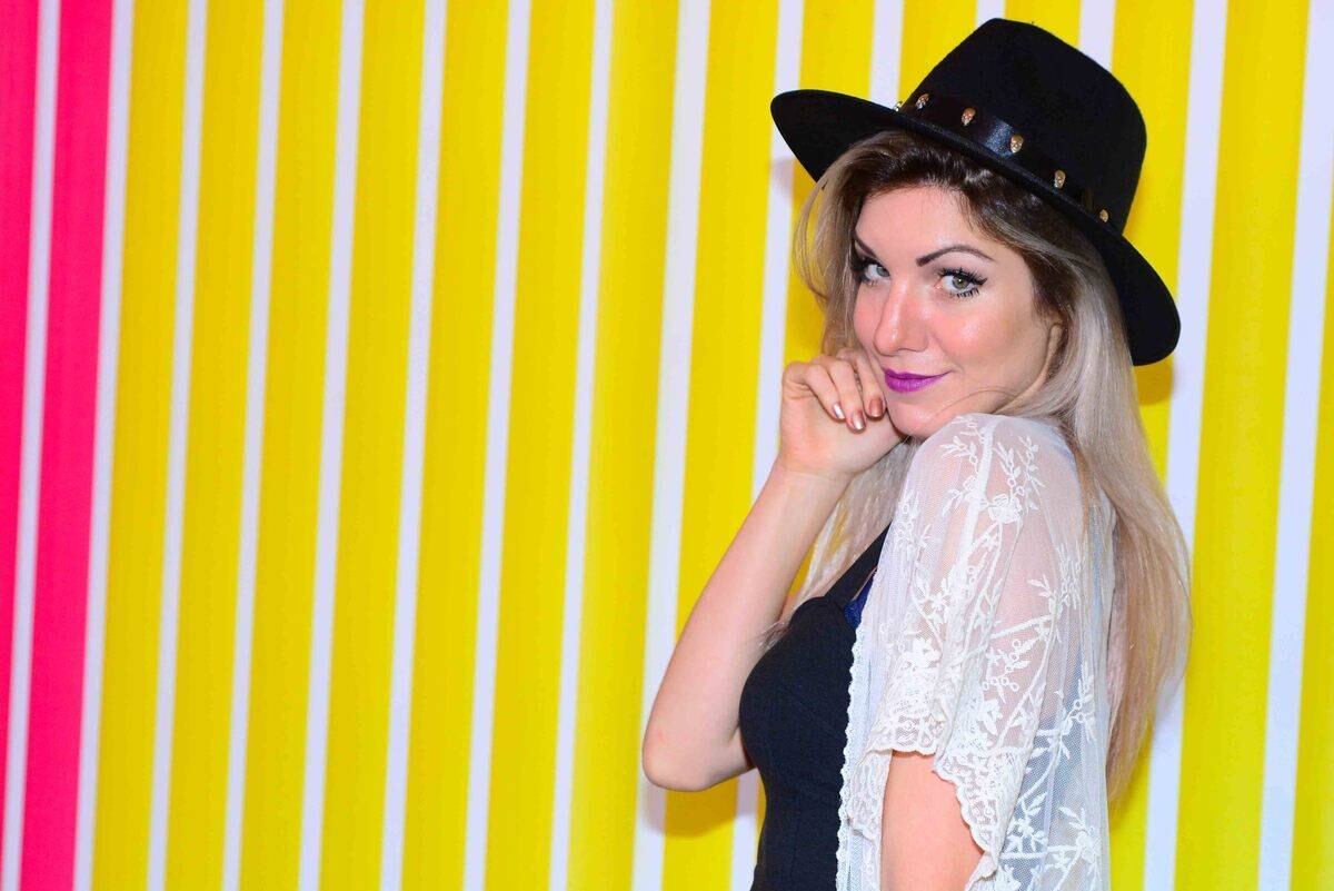 A apresentadora Mari Moon 