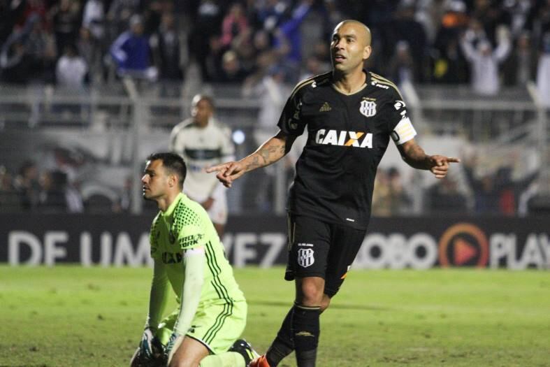 Sheik marcou duas vezes e foi fundamental na vitória da Macaca

