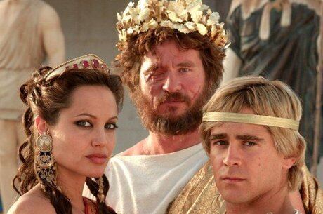 Val Kilmer e Angelina se envolveram em filmagens de Alexandre