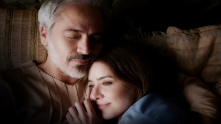 Jessé & Haviva
Eles com certeza não começaram do jeito certo, mas ao
reconhecer isso e buscar se concertarem primeiramente com Deus e depois com
quem fosse necessário, sem fugir das consequências, alcançaram a chance de
recomeçar, passando a agir da maneira certa daquele momento em diante.
Talvez o primeiro passo desse recomeço seja atribuído a uma
palavrinha bem pequena, mas que tem o poder de libertar, curar e tornar a
pessoa mais leve ao ser colocada em prática. Prazer, perdão.