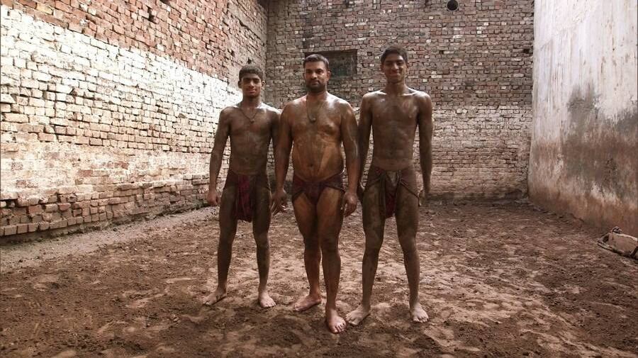 O Repórter em Ação deste domingo (7) viaja
até três países distantes para mostrar como é a luta do homem para garantir a
própria sobrevivência

+ Assista às íntegras do Repórter em Ação. Clique aqui!
