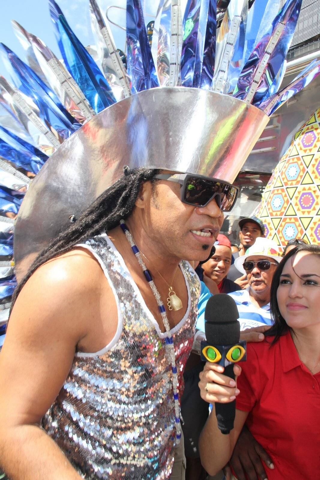 O cantor concedeu entrevistas