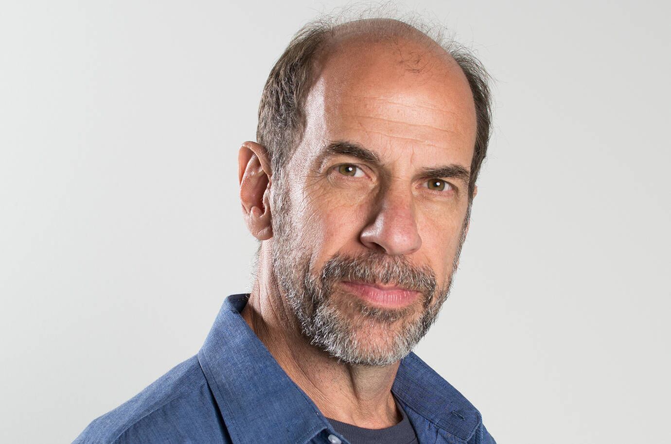 Roberto Bomtempo interpreta o conselheiro Sereno na série