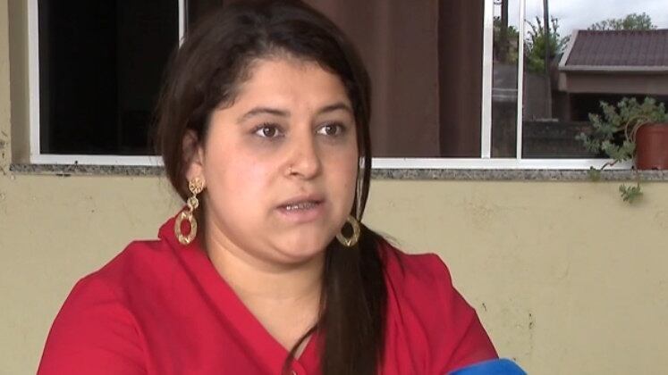 A mãe levou o garoto ao hospital e buscou atendimento, mas os médicos disseram que ele não tinha nada e que poderia ser uma crise de ansiedade. "Nos mandaram de volta para casa, chegando aqui, ele teve uma convulsão", relatou Rafaela Ferreira.