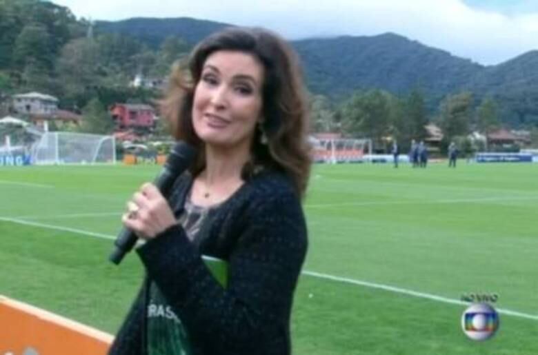 Fátima Bernardes pagou mico na chegada da seleção brasileira ao Brasil durante a cobertura da Copa do Mundo de 2014. A apresentadora do Encontro se atrapalhou com o microfone de mão, deixando o telespectador sem ouvir a pergunta