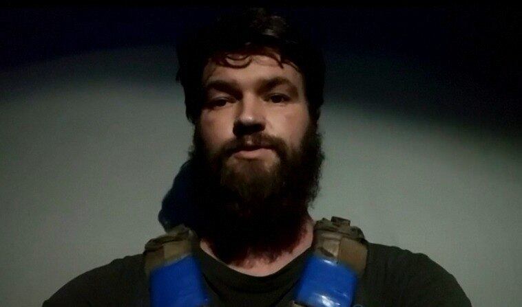 Sviatoslav Palamar, vice-chefe do Batalhão Azov, faz pronunciamento