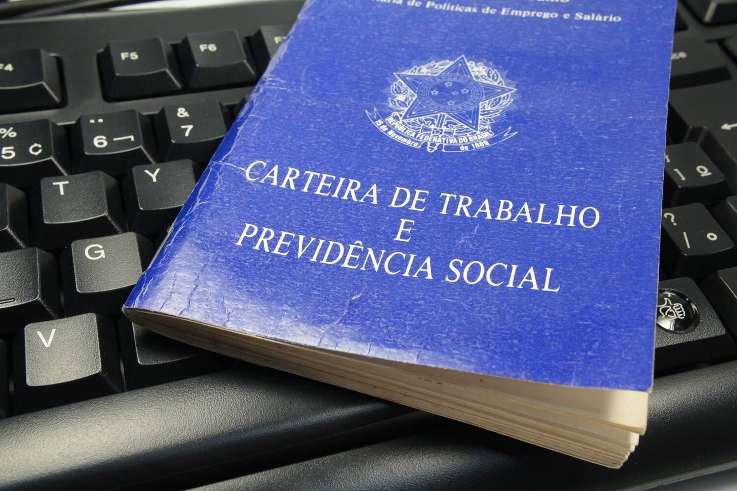 Brasil criou 2,7 milhões de vagas formais em 2021