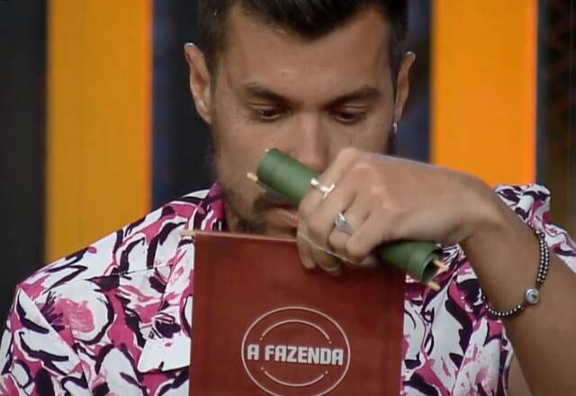 Lipe foi o próximo "sortudo" da vez. O peão ficou com o Poder Vermelho e deu a responsabilidade do Verde para Lucas, que teve que escolher dois peões para não votarem e, outros dois, para votarem duas vezes. Já, o dono do Lampião, precisou trocar um dos roceiros (exceto o indicado pelo Fazendeiro) por qualquer outro peão da sede 

