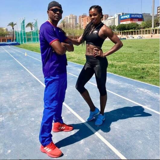 A atleta pensou em desistir do esporte no fim de 2008 e se mudou para Porto Rico para estudar. A intenção era se aperfeiçoar no salto triplo e heptatlo, sob os treinamentos de Ubaldo Duany