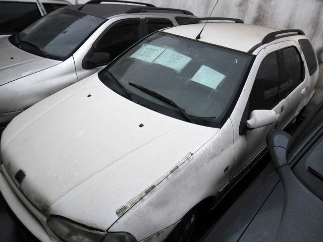 Esse Fiat Palio Weekend está com lance inicial de R$ 7.000