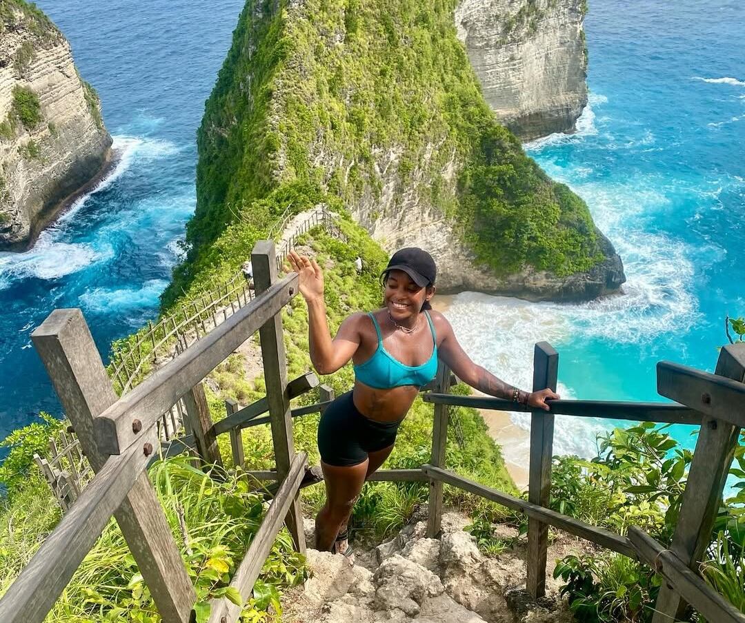 Brasileira Juliana Marins morreu após cair em um vulcão enquanto fazia trilha